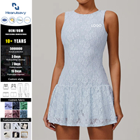 Ensembles de yoga pour femmes en nylon/spandex avec short intégré - Robe athlétique sans manches à volants à la taille haute, séchage rapide et respirante
