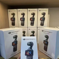 Osmo Pocket 3 Creator Combo, Videocamera d'Azione 4K CMOS, Stabilizzata su 3 Assi, Touchscreen Rotante da 2.0", Angolo di Visione 180°, MicroSD