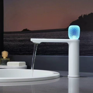 Robinet à poignée en cristal LED au design moderne, aérateur réversible, finition gris métal, laiton, anti-éclaboussures, avec sortie d'eau douce - Product Image 3