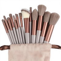 Ensemble de 13 pinceaux de maquillage portables en gros, fibres synthétiques, manche en plastique, pinceaux portables pour fard à joues et fard à paupières