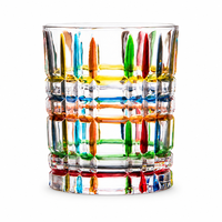 Verre à whisky géométrique coloré au design élégant et moderne, idéal pour le bourbon, le scotch et les cocktails, personnalisable dans les pubs