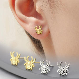 Pendientes de tuerca con forma de araña de Elli Fashion, chapados en oro, de aleación de zinc, unisex, modernos, con forma de insecto, para mujeres y hombres - Product Image 3
