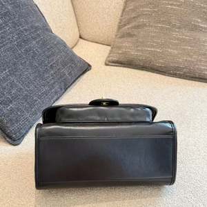 กระเป๋าถือหนังแท้คุณภาพสูงระดับไฮเอนด์สำหรับผู้หญิง ดีไซน์หรูหรา กันน้ำ เหมาะสำหรับฤดูใบไม้ผลิ ฤดูใบไม้ร่วง และชายหาด - Product Image 5