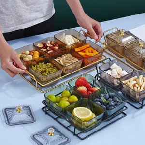 2024 Großhandel Lebensmittel Lagerung Günstige Kunststoffsc halen Servieren Snack Tablett Teller Teller Dessert Set Mit neuen Metall griffen Design