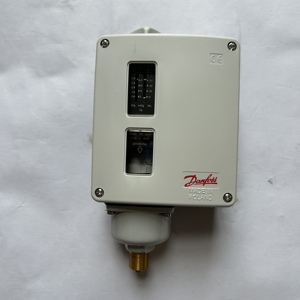 โมดูลรีเลย์หรือสวิตช์ PLC ใหม่และของแท้ รุ่น 017-521566 RT121 - Product Image 2