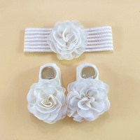 Diadema de encaje con diseño de flor y protector de fontanela, conjunto adorable de gorro y calcetines a juego para bebé