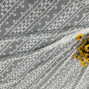 イブニングドレス用の新しいスタイルの白い刺Embroidered生地コルセットメッシュ生地3Dローズ生地