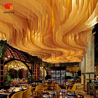 Tulle de qualité supérieure au prix d'usine pour la décoration de plafond de mariage, tente de décoration de plafond de restaurant, drapé de rideau en ficelle