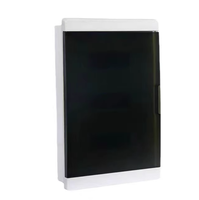 Boîtier de distribution en acier AlphaReach 24/36 voies, encastré, avec couvercle en plastique, dos métallique, IP30, pour transmission électrique