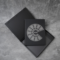 Carnet de scores de baseball avec logo personnalisé, entièrement personnalisable, couverture rigide spirale, suivi des matchs, avec coffret cadeau haut de gamme