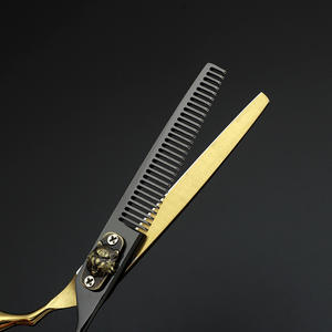 Tijeras de peluquería alemanas Black Gold Leopard 6CR13 para entresacar, para diestros, diseño de cabeza de león con diamantes - Product Image 2