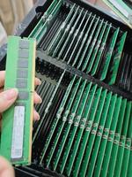RAM DDR4 8 Go, 4 Go, 16 Go pour PC de bureau/ordinateur portable CL17 en stock, certifiée