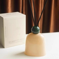 C & H Vente en gros Logo personnalisé Rafraîchisseur d'air Pot en céramique d'huile essentielle de luxe Diffuseur d'arôme de roseau