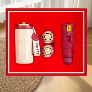 Ensemble cadeau personnalisé de luxe avec ventilateur de cou en acier inoxydable à longue boucle argentée, imprimé en typographie, directement de l'usine - Product Image 2