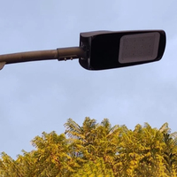 Lampadaire LED CHZ 10KV 20KV IP66 en aluminium avec protection contre les surtensions AC pour zones éloignées en extérieur