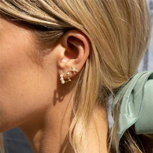 Boucles d'oreilles clous en argent sterling S925 en forme d'étoile de mer avec perle, cadeau de mariage haut de gamme - Product Image 4