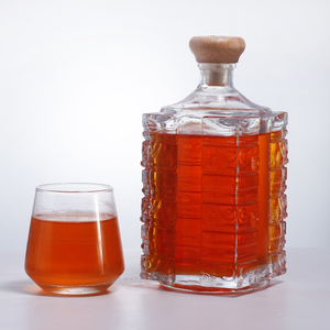Bouteilles en verre carrées personnalisées par des designers avec bouchon en liège et motifs exquis pour les vins <span class=keywords><strong>de</strong></span> fruits, les liqueurs, le whisky, la tequila - Product Image 6