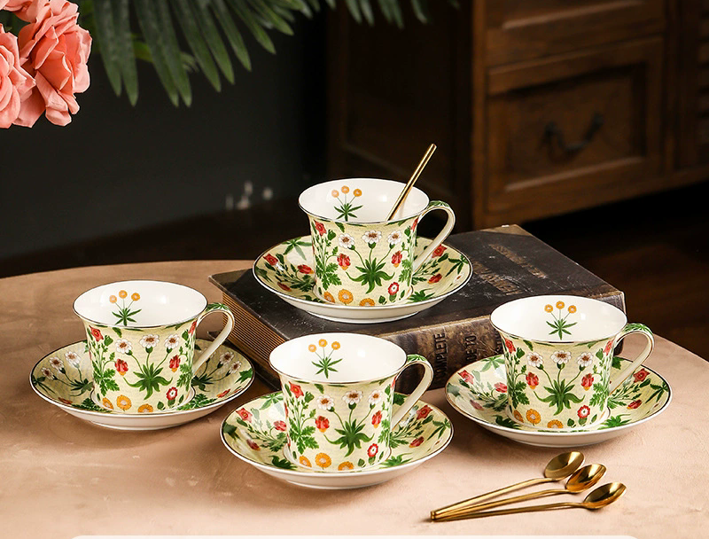 4ชุดถ้วยและจานรอง