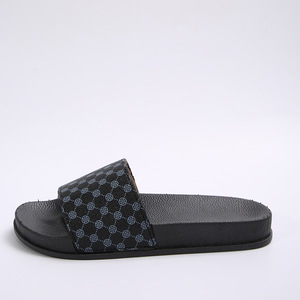 Outdoor Factory Direct Drop-shipping Flat <b>Heel</b> Customize Logo slippers for Women Outdoor Designer Fashion Ladies home slippers - Product Image 4