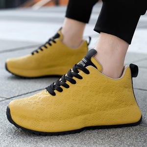 รองเท้าเดินผู้ชายแบบน้ำหนักเบา หน้าผ้า PU พื้นรองเท้ากลางทำจากยาง ช่วยลดแรงกระแทก กันลื่น พื้นรองเท้าด้านนอกทำจากยาง แบบสวม สปริง/ออทั่ม สำหรับกิจกรรมกลางแจ้ง - Product Image 4