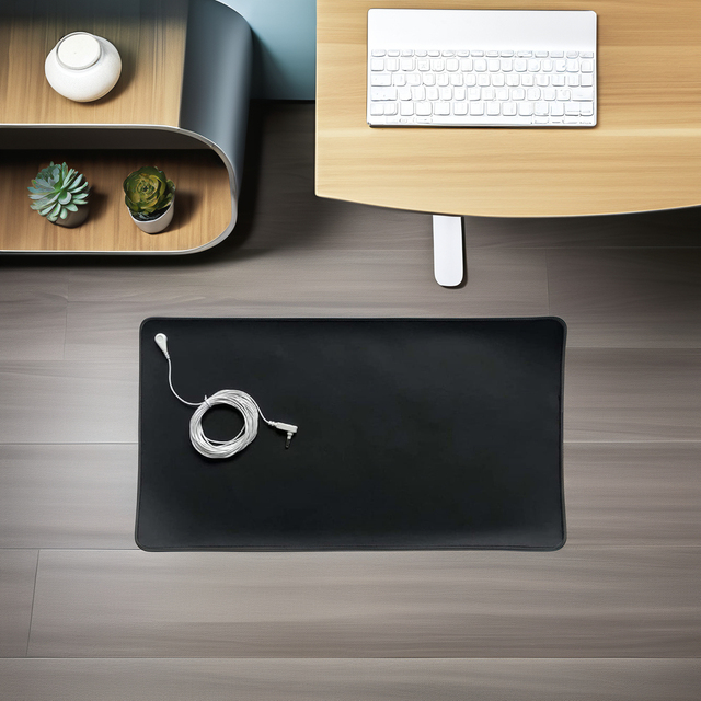 High Quality Eco-friendly 25*68cm 10*27inch Rubber Base Earthing Grounding Desk Mat with Customized Color