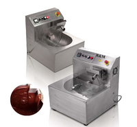 Pas cher Prix bas Mini Commercial 10kg 14kg Continu Petite Roue De Chocolat Trempe Machine Chocolat Dispositif pour La Maison Utilisé Vente