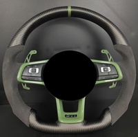 Volant de voiture personnalisé en fibre de carbone avec garniture en cuir Alcantara vert olive pour VW Golf GTI MK8, amélioration sportive