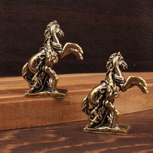 Figura de latón para entrenamiento de caballos, 2 uds., estilo tradicional chino, adorno de escritorio, decoración artesanal - Product Image 1