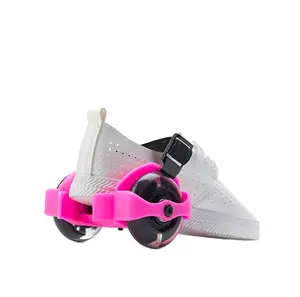 Uitdagende Verstelbare Intrekbare Knipperende Kids 4 Wiel Roller Skate Aan Schoenen Met Led-verlichting