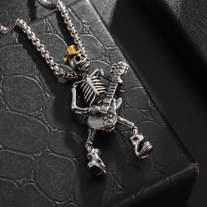 Collana Gotica con Teschio, Gioiello Punk da Donna con Ciondolo a Forma di Chitarra in Acciaio Inossidabile, Gioielleria Maschile per il Giorno dei Morti - Product Image 2