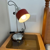 Lampe de table LED populaire 2026 avec bras articulé et angle réglable, alimentation CA, 3 températures de couleur, pour la maison