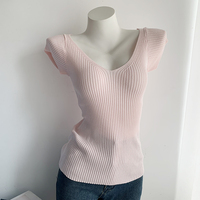 Nouveau style tempérament coupe ajustée col en V profond montrant la figure manches volantes mince à manches courtes pull tricoté T-shirt pour les femmes