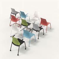Chaise de réunion de bureau ergonomique moderne avec accoudoirs et roulettes pour une utilisation dans les salles de réunion et de réception