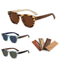 Dernière vente en gros petit cadre en bois Temples Designer dame lunettes de soleil rétro polarisées UV400 lentille nuances femmes lunettes de soleil
