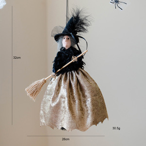 Longstar Ornements de sorcières suspendus effrayants, poupées en coton brillant assorties, chapeaux en plumes noires, balais avec lumières clignotantes pour Halloween - Product Image 3