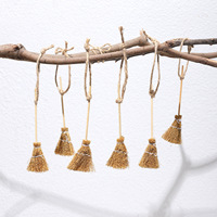 Vente en gros d'usine - Ensemble personnalisé de balais en bois naturel pour Halloween - Décorations de balais de sorcière miniatures