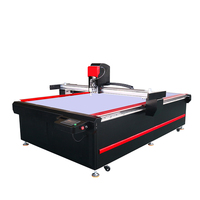 Machine de découpe CNC à couteau oscillant pour cuir véritable, cuir PU, empeignes de chaussures et fabrication de sacs