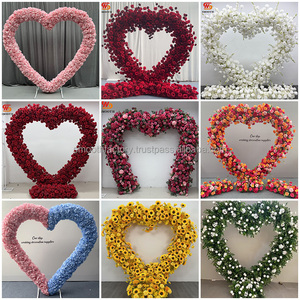 Arco de Flores de Hortensias Artificiales Rosadas en Forma de Corazón, Hecho a Mano con Seda, para Decoración de Bodas al Aire Libre, LEDA Outdoor Proposals - Product Image 4