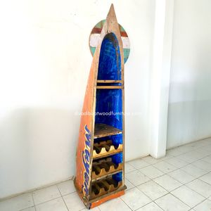 Ce porte-bateau en bois récupéré et rangement à vin en verre présente une couleur vintage authentique et un style antique, parfait pour la décoration intérieure. - Product Image 1