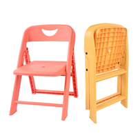 Chaise à dossier portable empilable légère en PP durable pour la maison, les voyages, le camping, les pique-niques et les activités de plein air