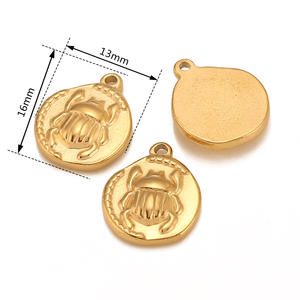 18K Color oro <span class=keywords><strong>piccoli</strong></span> ciondoli di scarabeo in acciaio inossidabile ciondoli impermeabili ciondoli orecchini girocollo forniture per gioielli risultati - Product Image 4