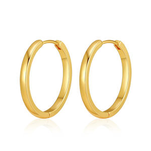 Elegantes pendientes de aro minimalistas de cobre chapado en oro de 18 quilates para mujer Versátil estilo diario y de negocios - Product Image 1
