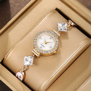 Nuevo Reloj de Pulsera de Aleación con Gemas Cuadradas y Diamantes Redondos, Estilo Fresco, Reloj de Cuarzo Compacto para Mujer, en Stock - Product Image 5