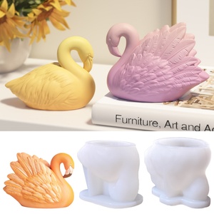 Moule à bougie en silicone Flamingo, écologique, compatible lave-vaisselle, pour la décoration de la maison, bougies parfumées en résine - Product Image 1