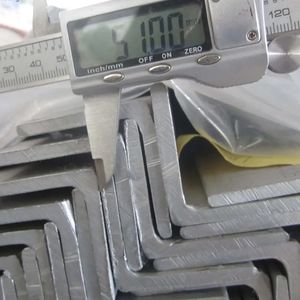 Barras Planas de Acero Inoxidable Premium <span class=keywords><strong>UPN</strong></span> <span class=keywords><strong>80</strong></span>/100, <span class=keywords><strong>Perfil</strong></span> de Acero en Ángulo C/Canal, Grado 316L, Superficie BA, Laminado en Caliente, Certificado ANSI - Product Image 3