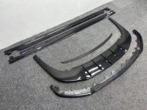 Kit carrosserie en fibre de carbone pour Bentley Flying Spur, style W12, comprenant lèvre avant, diffuseur, spoiler et jupes latérales en fibre de carbone - Product Image 6