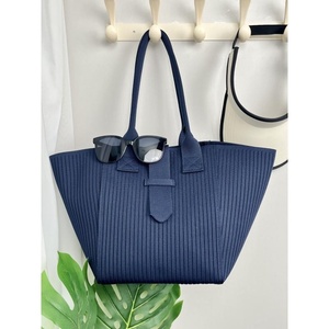 Sac fourre-tout de grande capacité pour femmes Fashion <span class=keywords><strong>Flyknit</strong></span>, design de niche, sac à bandoulière léger, couleur unie, passe au lave-linge - Product Image 3