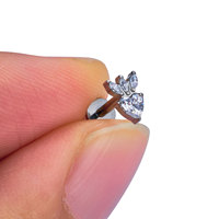 Anting-anting tusuk titanium G23 ASTM F136 dengan zircon marquise, bagian belakang datar, untuk tindik telinga, hidung, helix, dan tulang rawan.