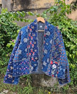 Abrigo de algodón acolchado hecho a mano para mujer, color azul, estilo invierno, con estampado indio, estilo bohemio, regalo para ella. - Product Image 1