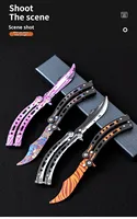 Fanstoon Nouveau Couteau Pliant d'Entraînement en Acier Inoxydable Papillon Coloré CSGO Sans Lame pour Camping DIY OEM Vente en Gros Garantie 3 Ans
